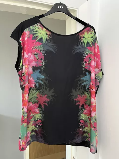 Lovely Ladies Tshirt By Papaya In Size 20