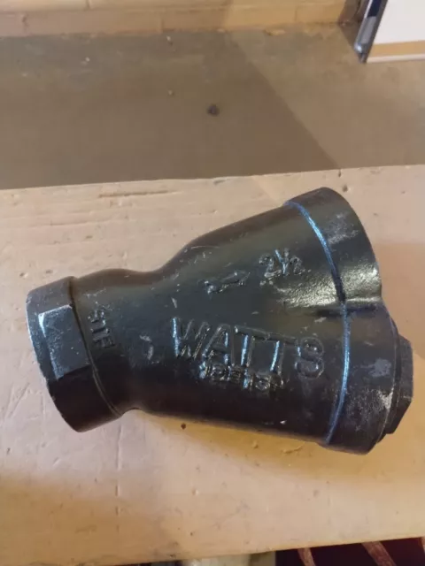 Watts Wye Type Strainer 0220209            2 1/2" 77S-M1-20 Mesh Cast Iron.