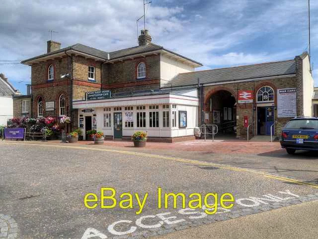 PHOTO 6X4 WOODBRIDGE Railway Station Woodbridge Railway Station was