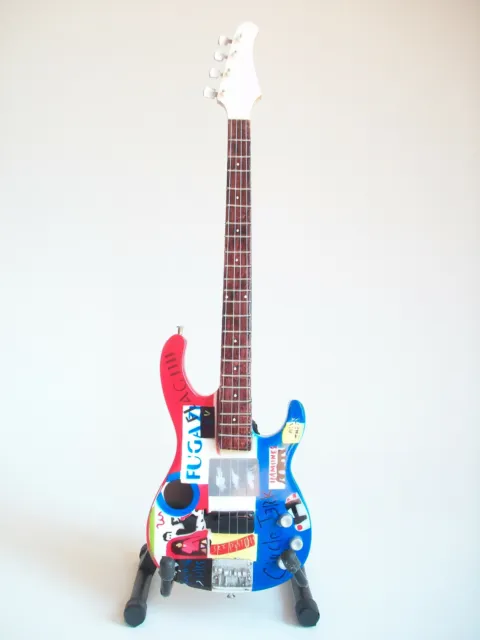 Guitare basse miniature Flea - Red Hot Chili Peppers