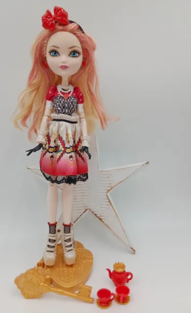 Poupée Doll Ever After High Apple White Tea party