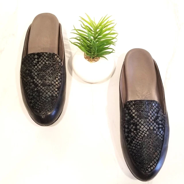 SALPY L.A. USA Made Mules Black Leather Snake Print Slip On Shoes Womens Size 8 SALPY L.A. USA Made Mules Black Leather Snake Print Slip On Shoes Womens Size 8