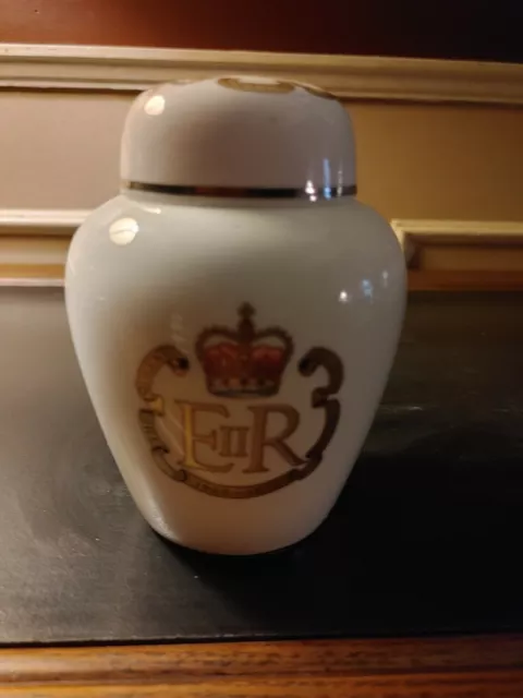 Hammersley Queen Elizabeth Ii Silver Jubilee Urn/ Lidded Pot