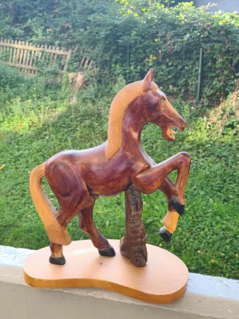 Holzfigur eines scheuendes Pferd Handarbeit geschnitzt ca. 36 cm H