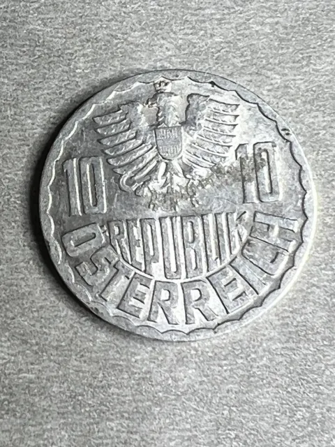Austria 10 Groschen 1952  KM#2878 20mm circulated