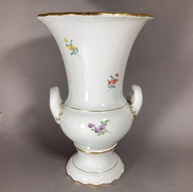 Große Meissen Pokal Vase Henkelvase Kratervase weiß Blumen Gold 1. Wahl TOP! 3