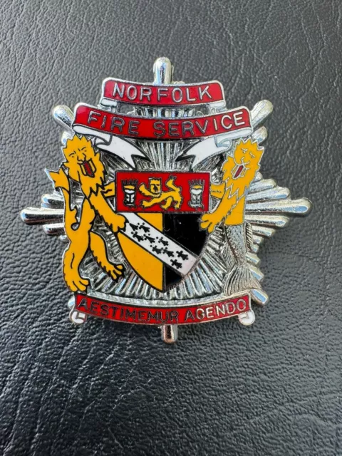 OBSOLETE Norfolk Fire Service Fire Brigade Norwich Enamel Cap Hat Uniform Badge