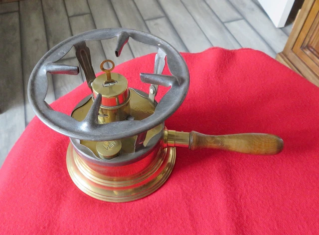 Réchaud à Alcool Vintage PIGEON - Laiton - Camping Et Collection - Bon état