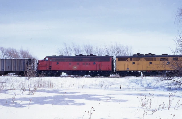 T: Original Slide CNW North Western FP7A in 1971 Ex-MKT Red Paint
