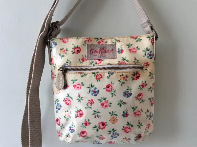 CATH KIDSTON ladies small cream flowery oilcloth messenger crossbody shoulderbag