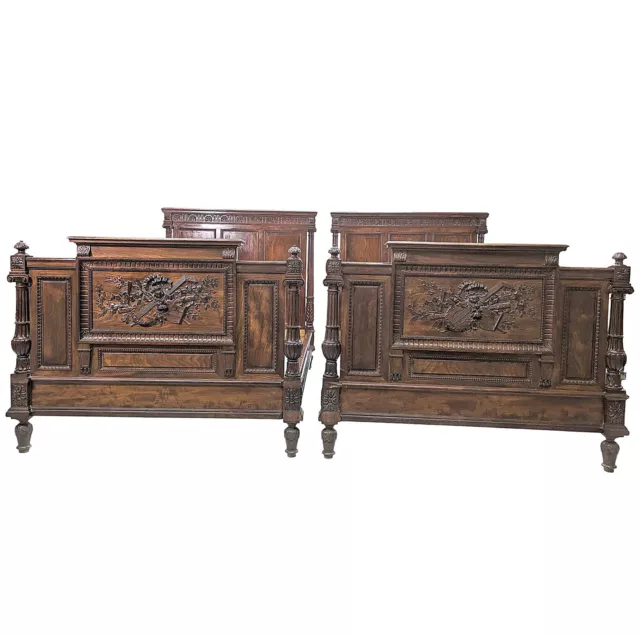 Paire de lits jumeaux en bois exotique de style Louis XVI