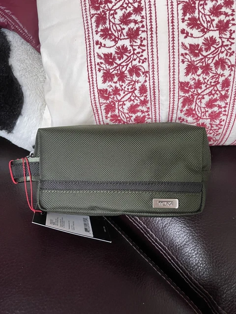 TUMI mens small trousse toilette PM pouch size 4”x7”x2” NWT in green