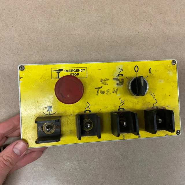 Upright SP37 LOWER CONTROL BOX PANEL TOGGLE SWITCHES E-STOP ELECTRIC BOOM LIFT