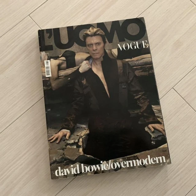 L’UOMO VOGUE 2003 No.343 David Bowie... L'uomo Vogue David Bowie September 2003 N. 343 Printed In
