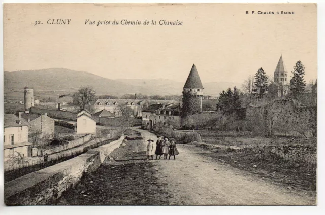 CLUNY - Saone & Loire - CPA 71 - vue prise du chemin de la Chanaise - enfants