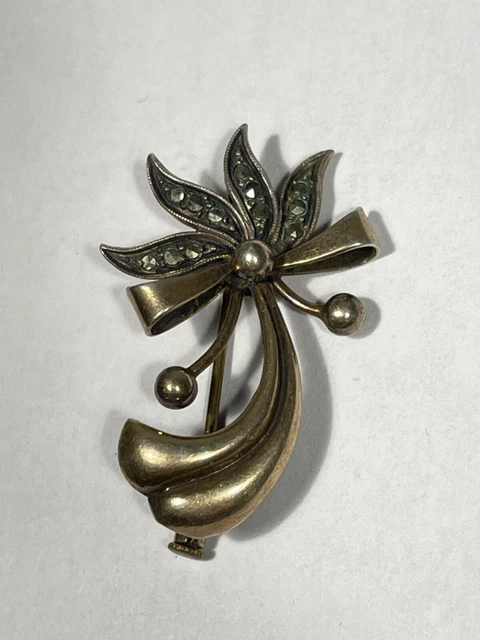 Broche En Forme De Fleur En Métal Plaqué Or - Bijou Fantaisie Occasion, Sans Marque, Vintage