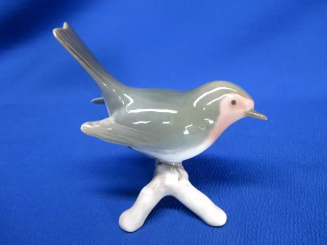 Bing & Grondahl Porcelain Robin  Bird On A Twig Figurine #2311