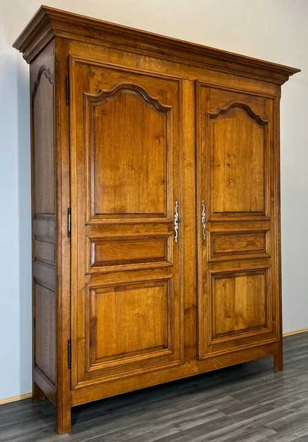 Impressive Antique French 2 Door Armoire Wardrobe  (LOT 2574)