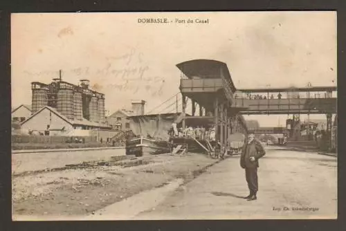 DOMBASLE (54) PENICHE ,WAGON & USINE tres animée en 1917
