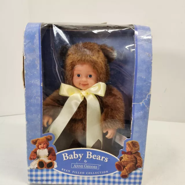 2005 ANNE GEDDES Baby Bears From Book Down In Garden Bean Filled Collection