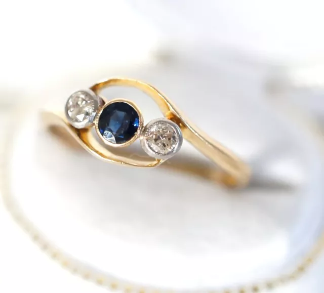 Antiker Ring von 1916 mit Diamanten und Saphir 750/000 Gelbgold + Platin  B3667