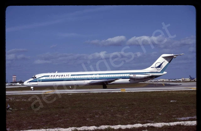 Republic Douglas DC-9-51 N764NC May 84 Kodachrome Aircraft Slide/Dia