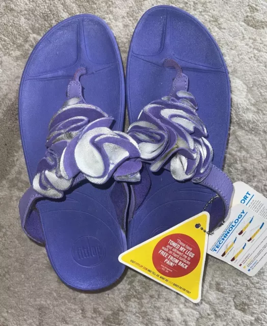 Fitflop Frou Purple/Silver Ruffle Flower Suede Flip Flop Sandals~Sz 7 NWOB