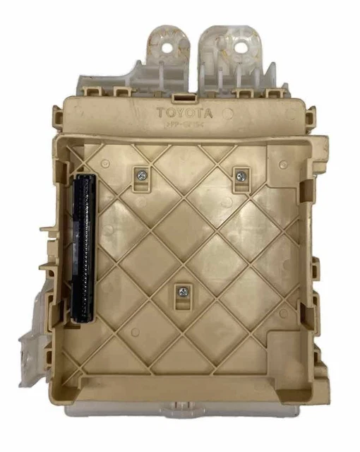 17 TOYOTA COROLLA Junction Fuse Block Box Relay Assy Oem 8273002F41 69