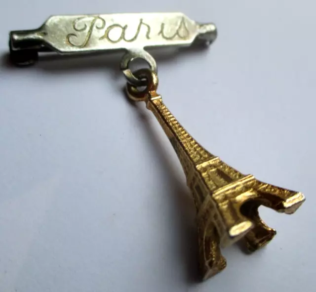 Ancienne broche Souvenir de Paris Tour Eiffel couleur or rare Bijou Vintage 2022