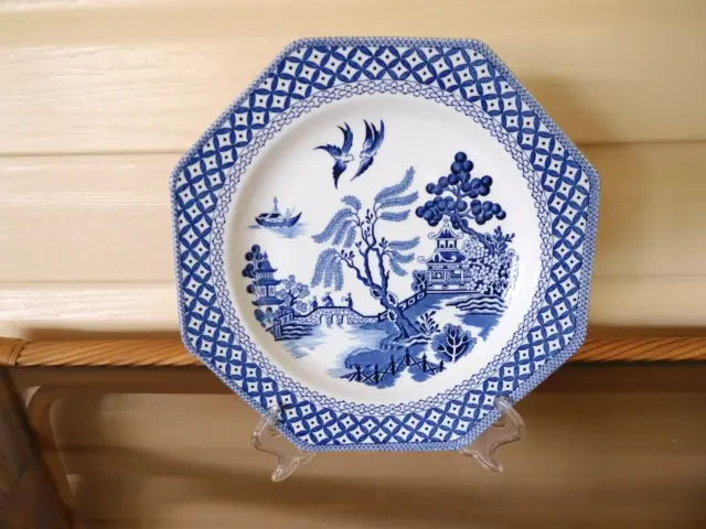 Royal Staffordshire J & G Meakin  Blue Willow Dinner Plate England 1970s.