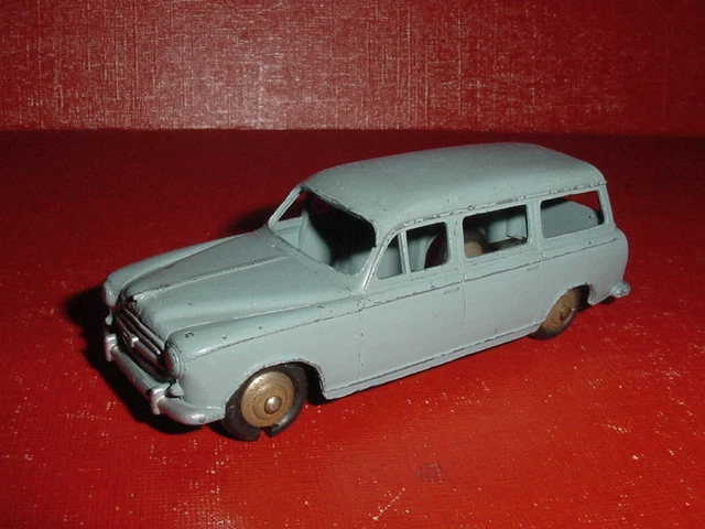 PEUGEOT 403 BREAK FAMILIALE réf 24F DINKY TOYS france