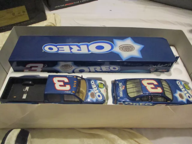 Brookfield 1/24 Dale Earnhardt Jr Oreo Crew Cab Hauler And Car