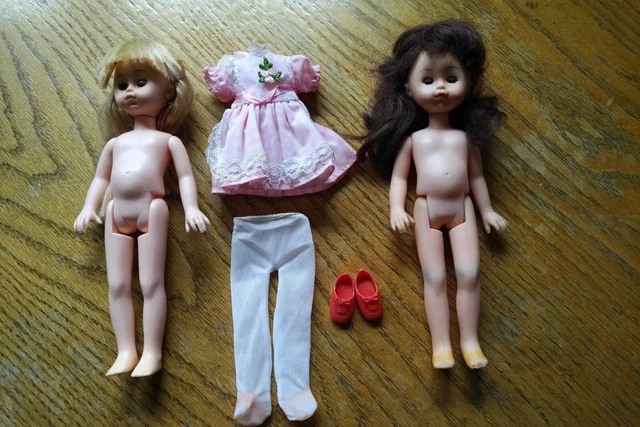 Lot 2 Vintage 1978 Vogue Ginny Dolls Brunette Blonde Clothes Shoe Dress Stocking