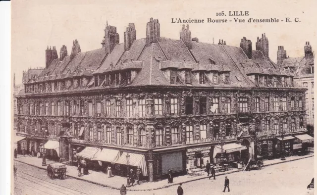 5/Carte Postale - Lille / L`Ancienne Bourse - Vue d`ensemblr