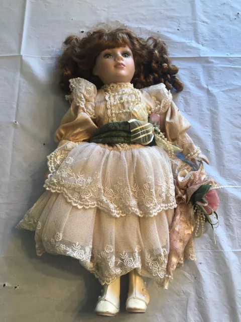 THE COLLECTORS CHOICE 16 Porcelain Doll Elegant Series By Dan Dee