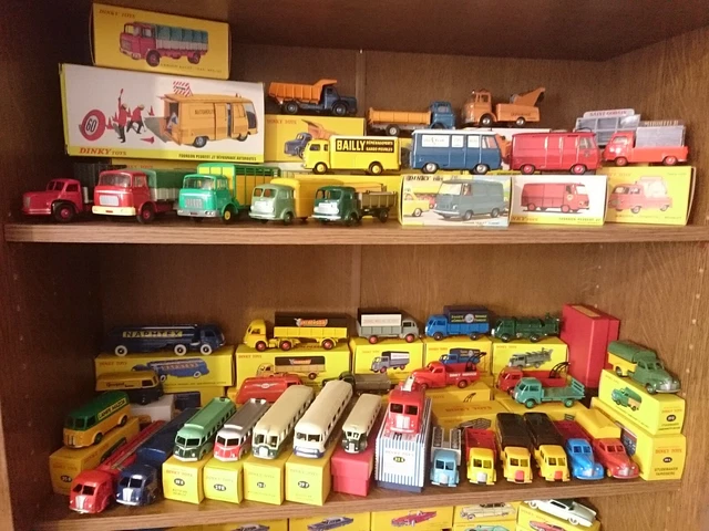 DINKY TOYS/NOREV (ATLAS) 1/43 - LOT 2 = CAMIONS (2) FORD-POISSY EN BOÎTE