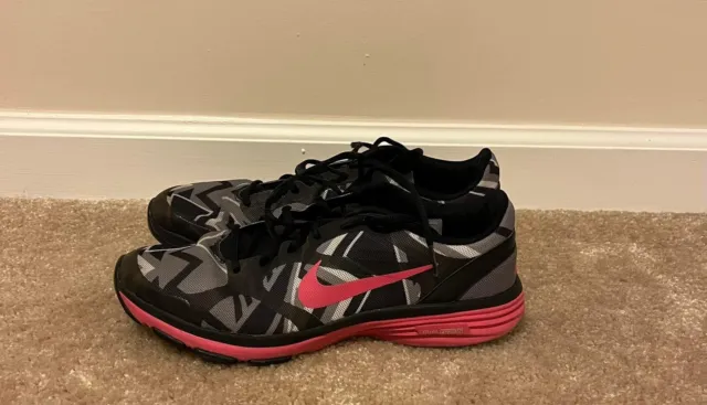 nike running shoes pink Black size 9 womens