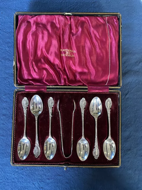 SET 6 SOLID SILVER Tea SPOONS and Sugar Tongs 106g . Walker And Hall 1906/7
