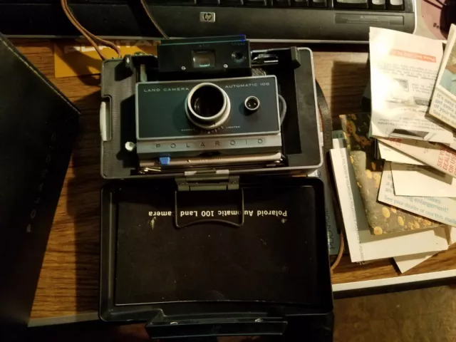 Vintage Polaroid Automatic 100 Land Camera w Flash Model 268 Case Paperwork
