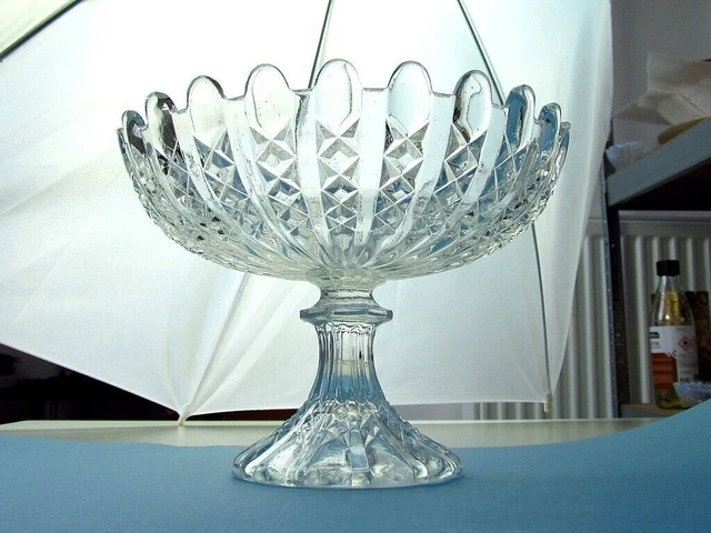 Precioso Plato De Cristal Antiguo En El Pie