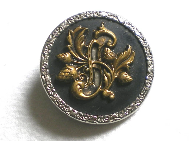 Gros Bouton Ancien En Metal Serti 3
