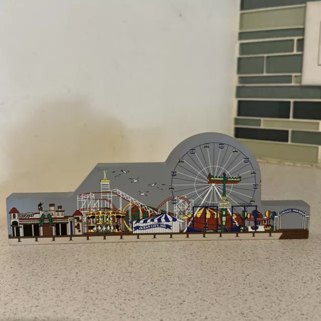 1997 Hometowne Collectibles Ocean City Pier MD Shelf Sitter Cats Meow