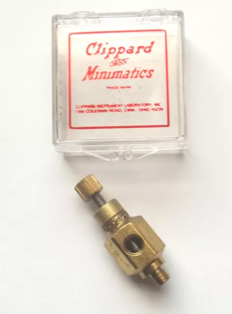 NOS Clippard Minimatic MNV-1K 15° Needle Valve 10-32 Knurled Knob 1/8NPT