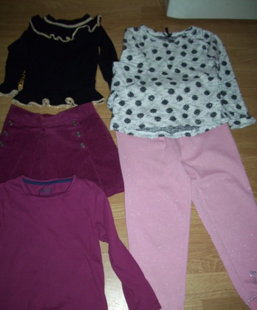 Girl's bundle of clothing.Age 5-6 years.Tops,joggers,skirt.Free Postage!