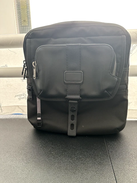 Tumi Alpha Brao Arnold Zip flap Messernger Bag