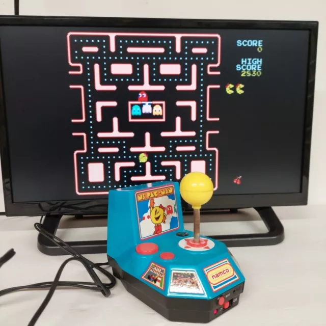 Ms Pac Man Namco TV Game 2004 Plug & Play Jakks Pacific W/ Extra Game Key Slot