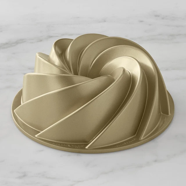 Nordic Ware Nonstick Cast Aluminum Heritage Bundt® Pan Nordic Ware Nonstick Cast Aluminum Heritage Bundt® Pan