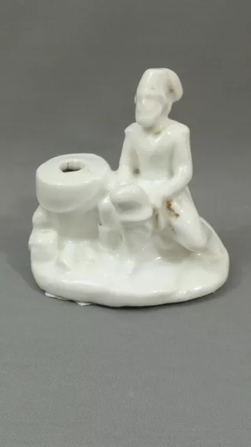 Ancien Encrier En Porcelaine Blanche, Doré, Zouave Militaire Jouant Du Tambour