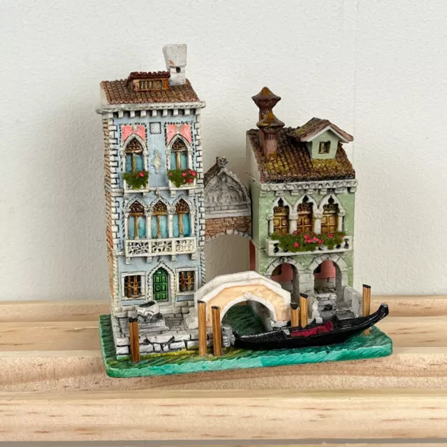 Giovanni Moro Venezia Italia Signed Hand Painted Resin Miniature Venice Italy