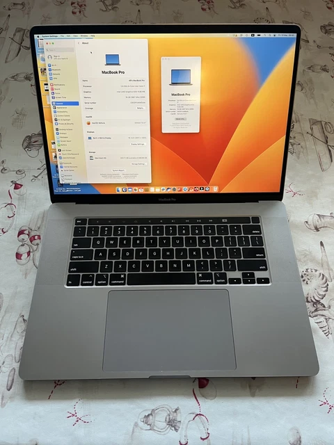 Apple MacBook Pro 16" (512GB SSD, Intel Core i7 9ª generazione, 2,60 GHz, 16GB) 2